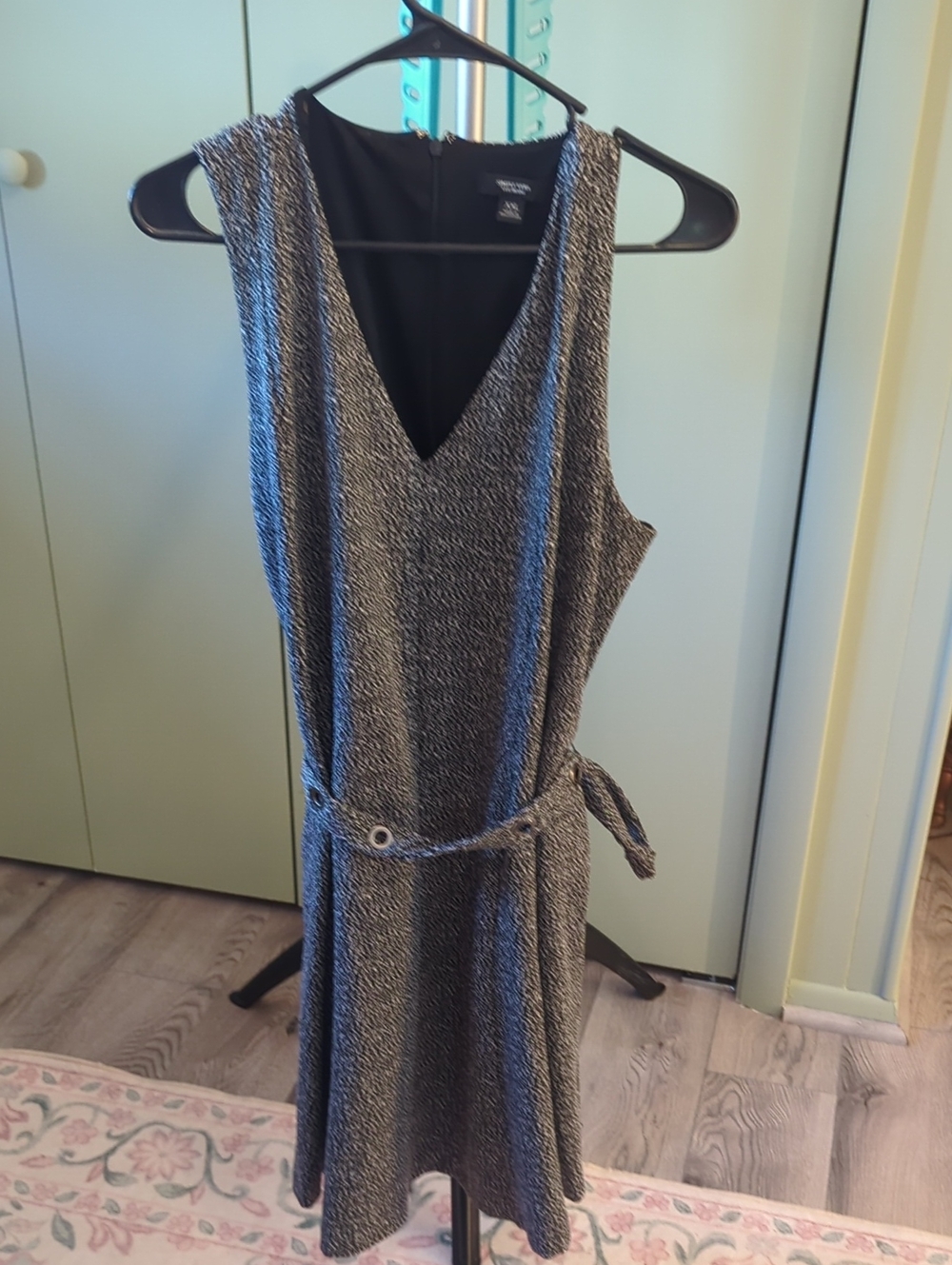 Simply Vera Vera Wang Black & White Textured V-Neck Midi Dress